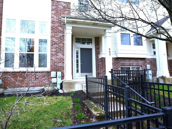 462 GROSVENOR Lane , Aurora, IL 60504