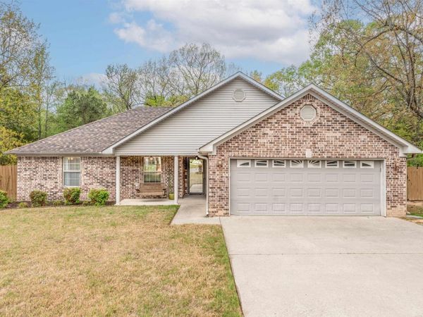 8 Bradley Cove, Maumelle, AR 72113