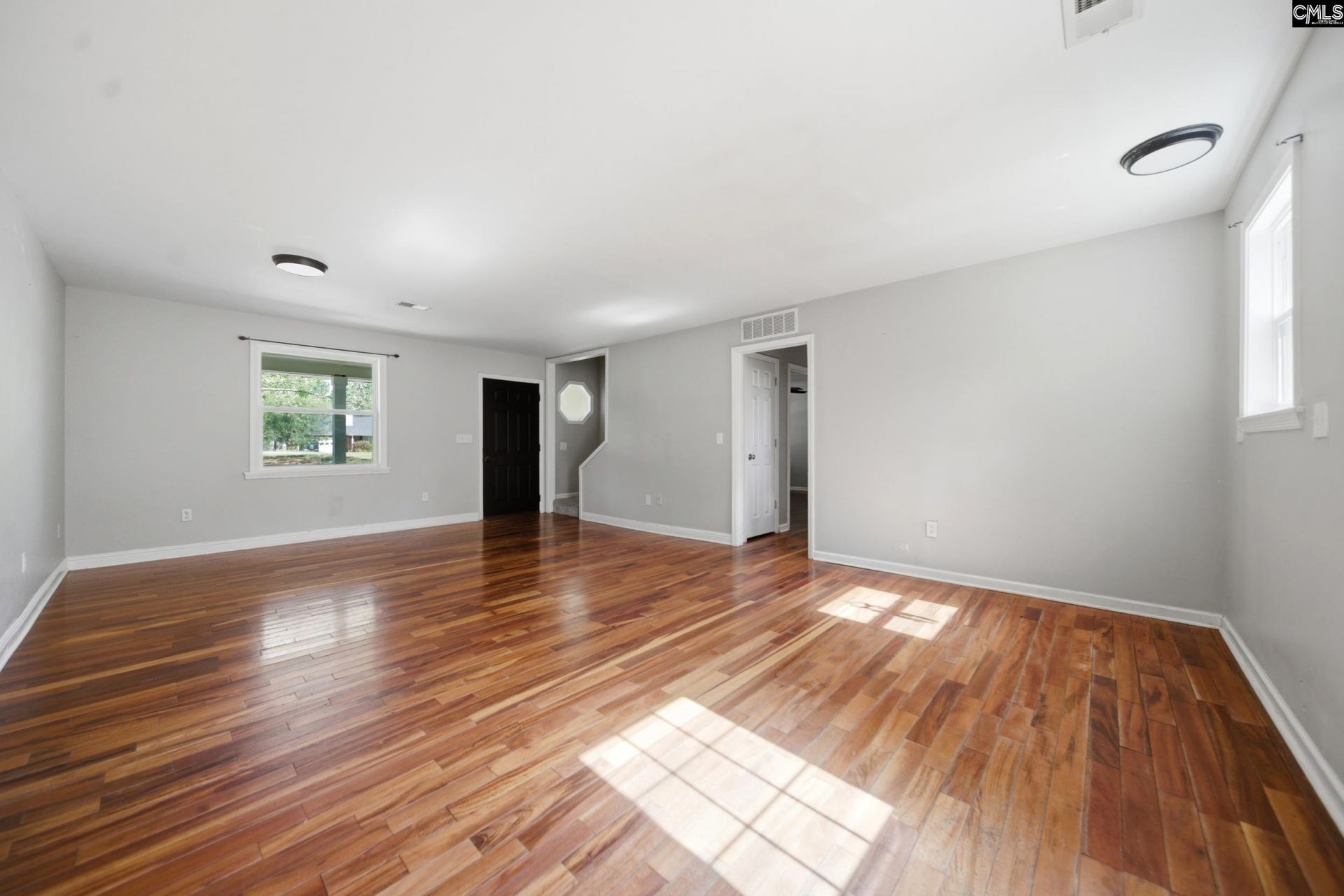 557 Shirway Road Photo 11