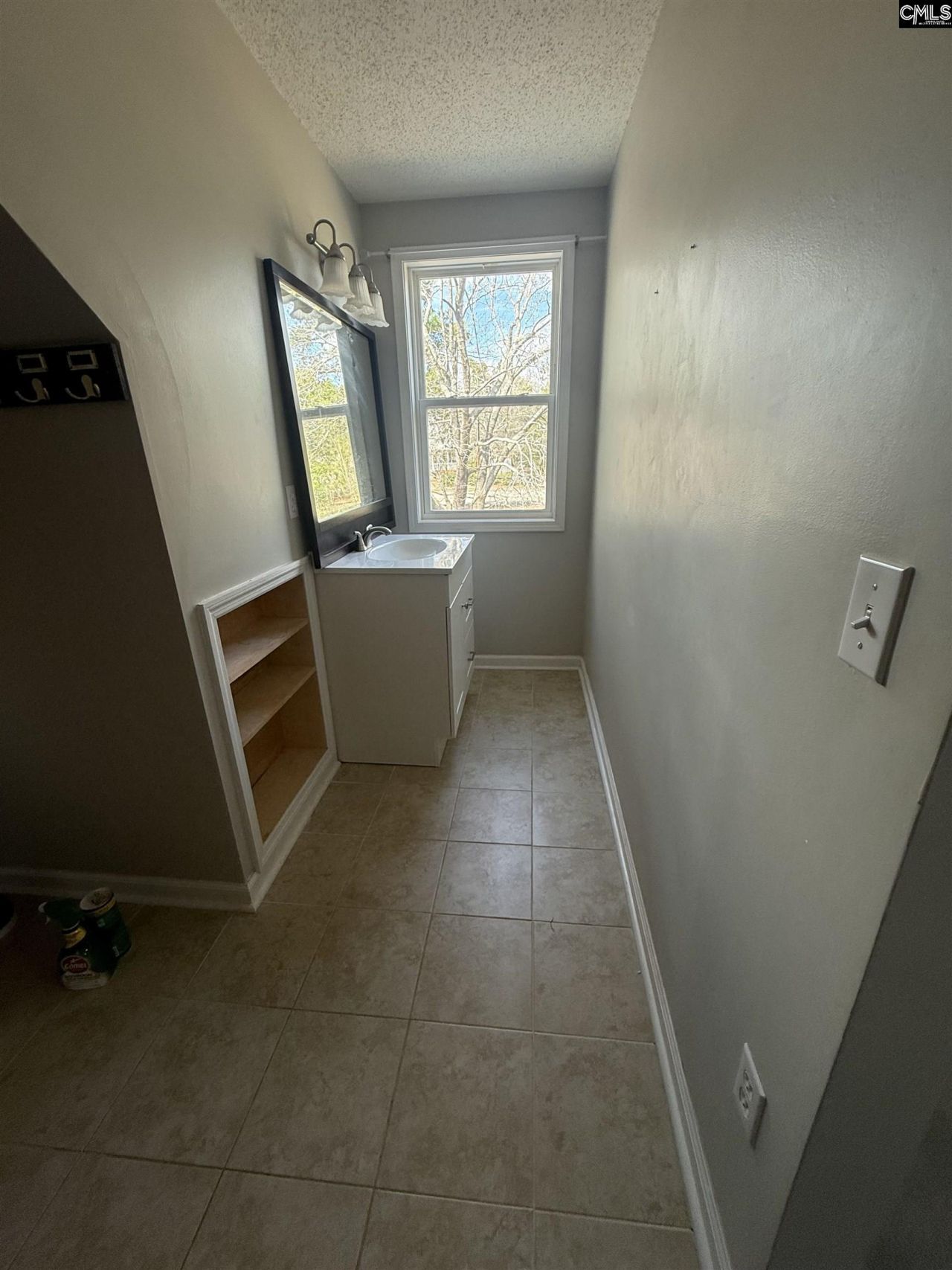 557 Shirway Road  Photo 8