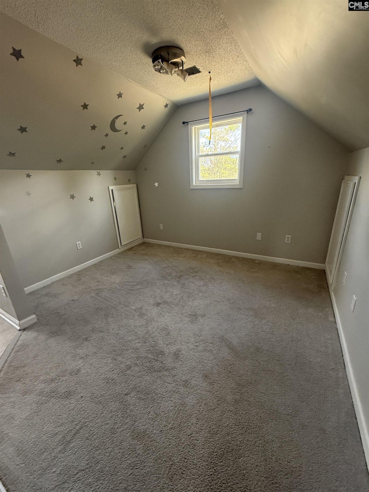 557 Shirway Road  Photo 9