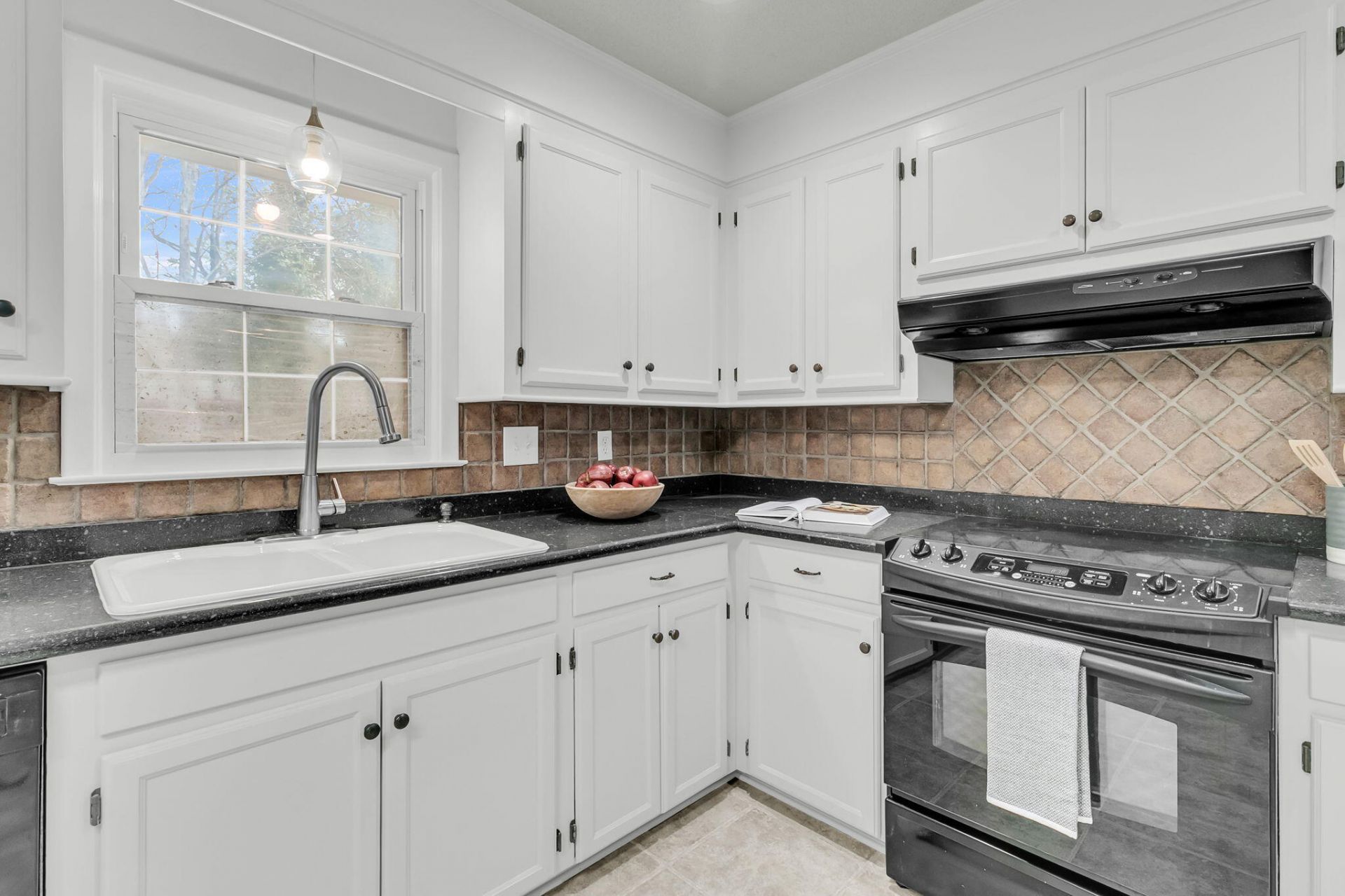 404 Forest Circle Photo 11