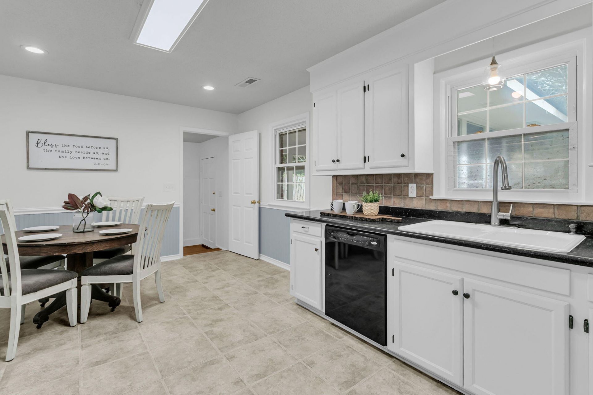 404 Forest Circle Photo 14