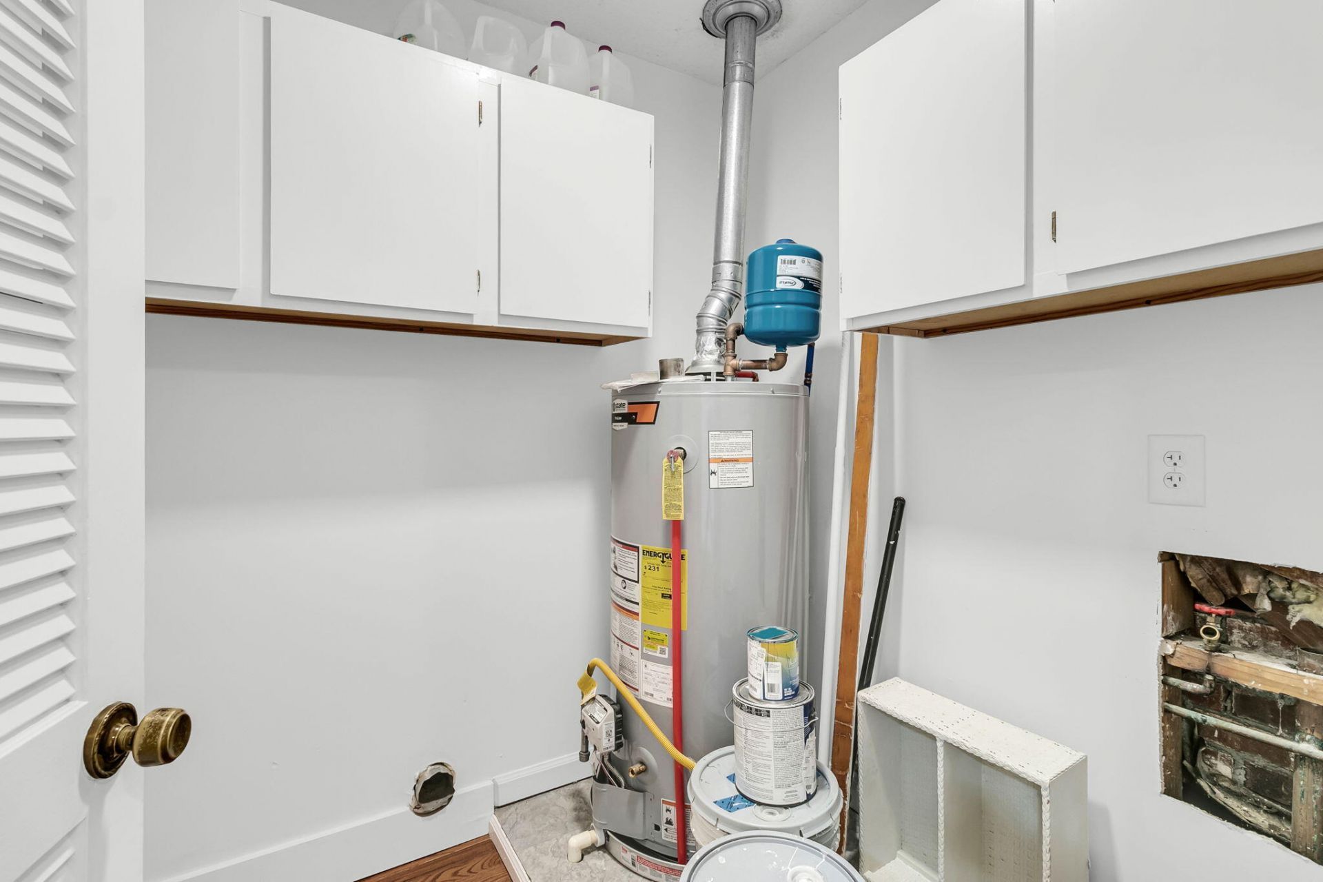 404 Forest Circle Photo 19