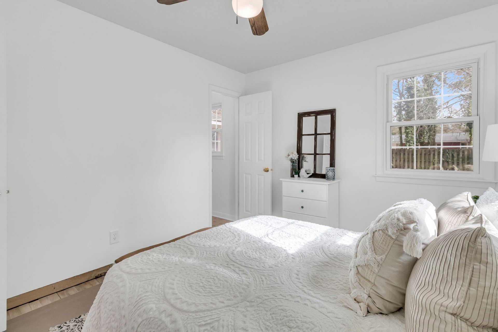 404 Forest Circle Photo 25