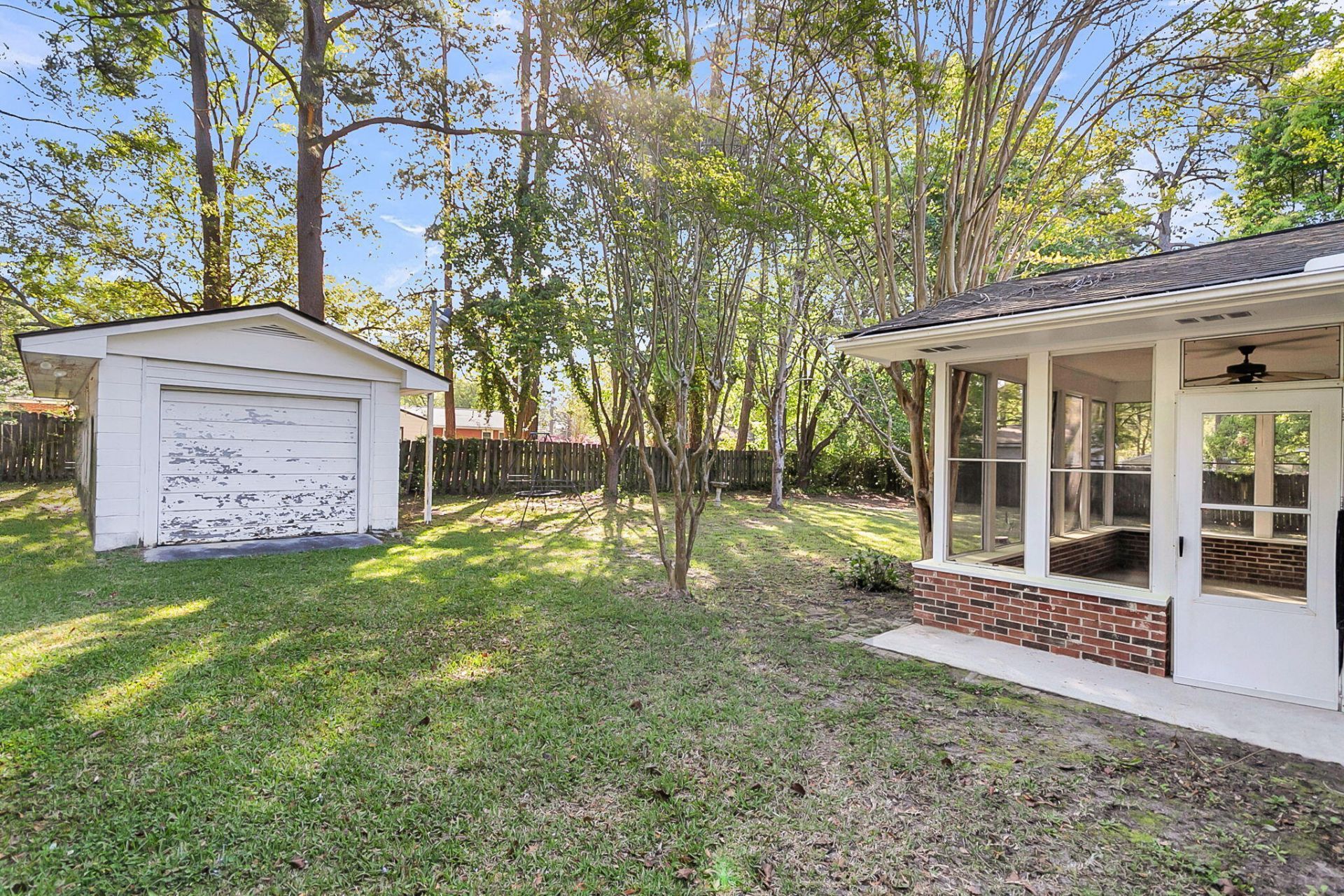 404 Forest Circle Photo 33