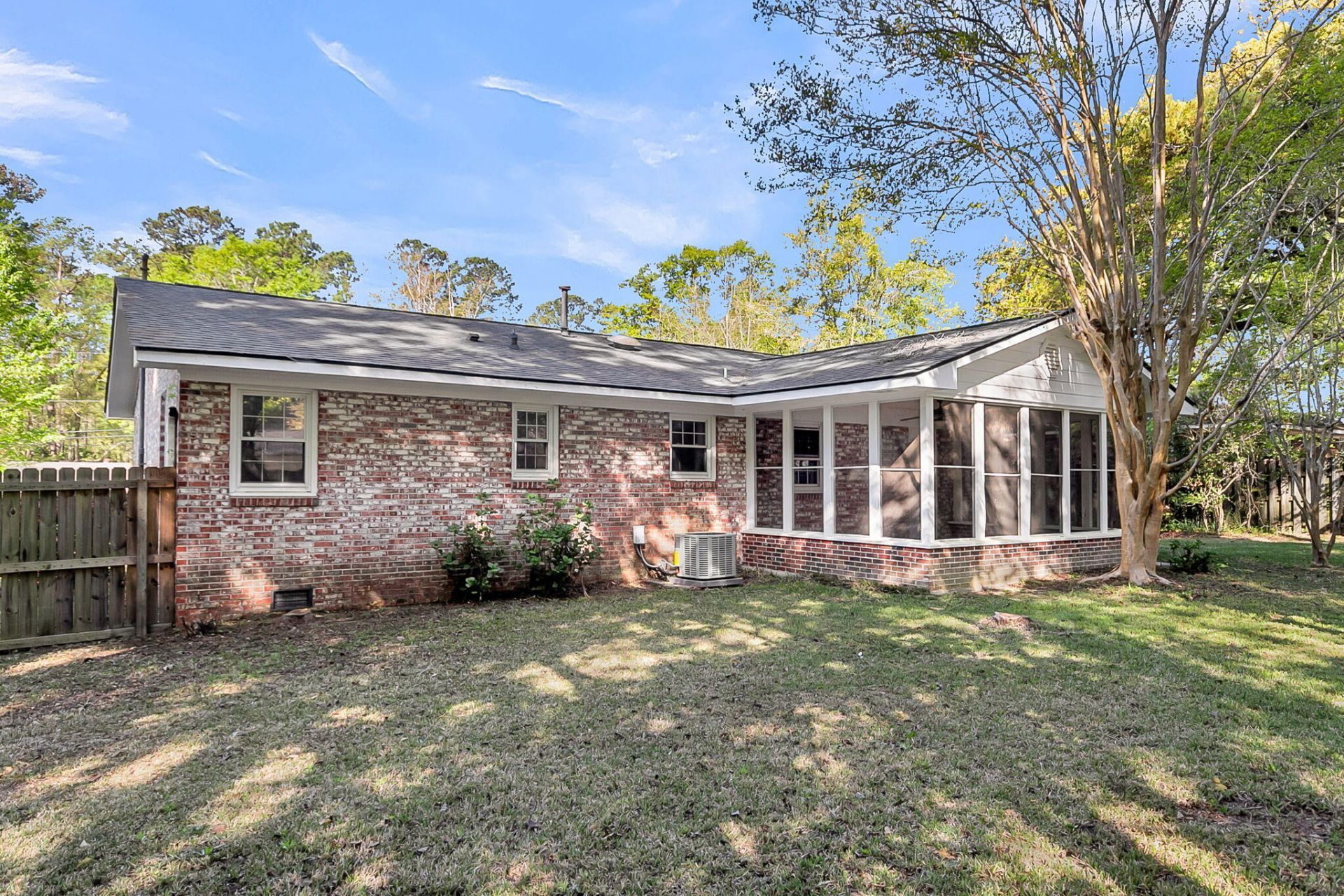 404 Forest Circle Photo 36