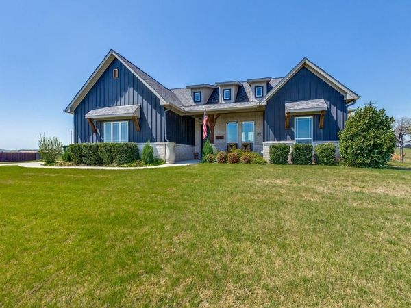 400 Christian Way , Azle, TX 76020