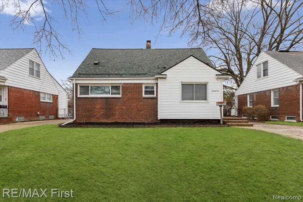 20675 Van Antwerp Street, Harper Woods, MI 48225 Main Photo