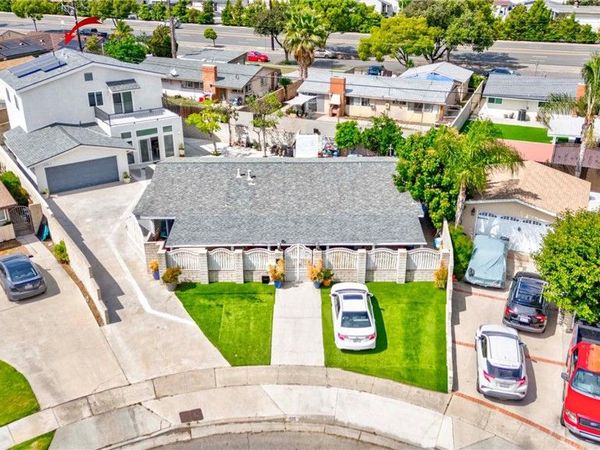 525 W Woodcrest, Fullerton, CA 92832