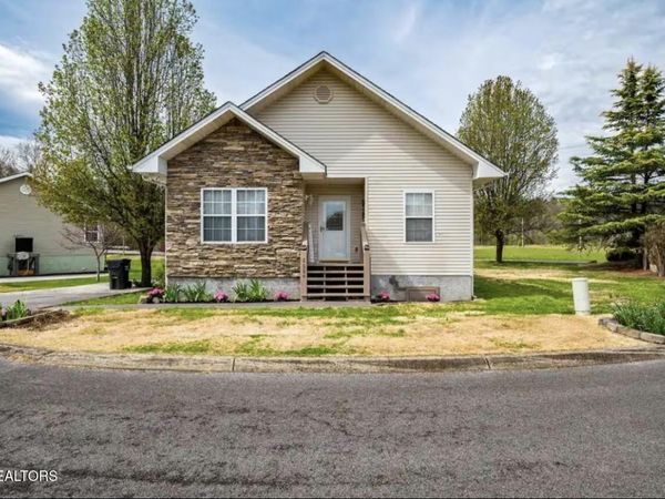 2006 Slippery Rock Circle, Pigeon Forge, TN 37862