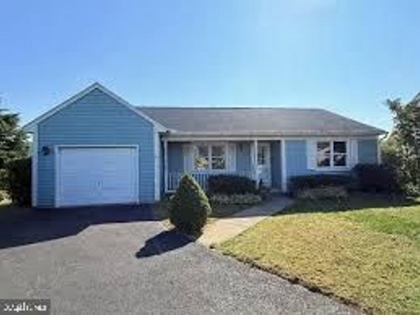 220 SYCAMORE LANE, NEW HOLLAND, PA 17557