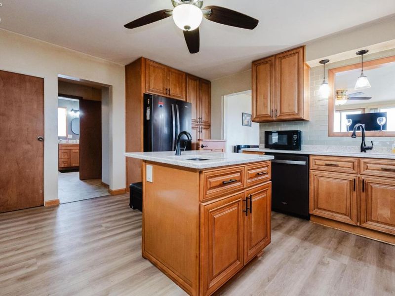 332 Krotzer, Luckey, OH 43443 Photo 7