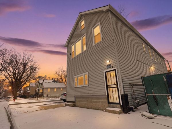 5256 S Carpenter Street, Chicago, IL 60609