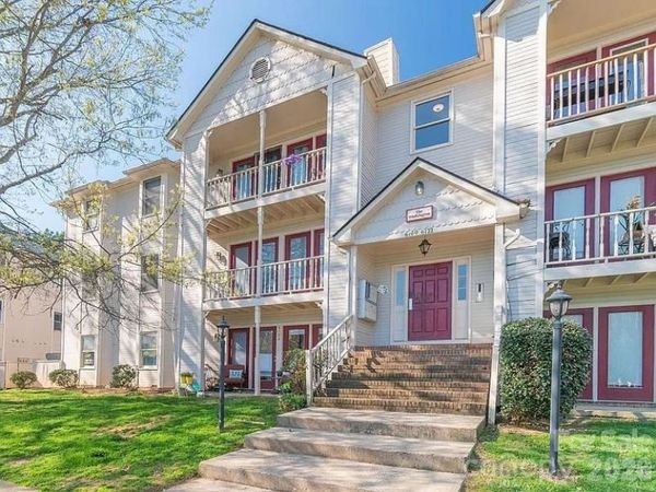 6112 Meadow Rose Lane, Charlotte, NC 28215