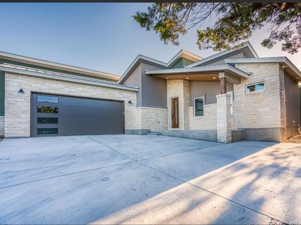 7809 ventura, Selma, TX 78154