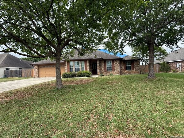 152 Castle Breeze, Seguin, TX 78155