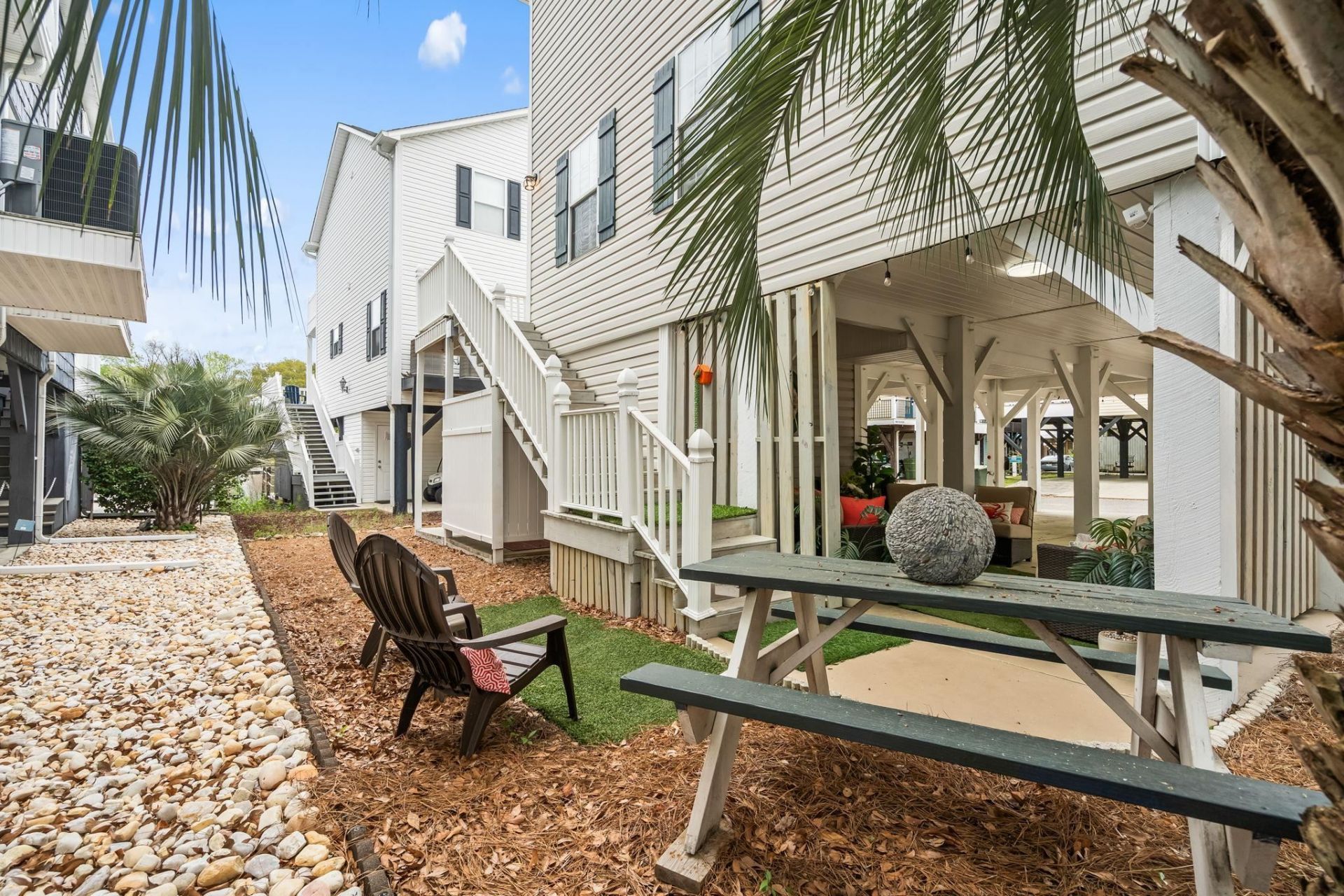 6001 - 305 S Kings Hwy. Photo 15