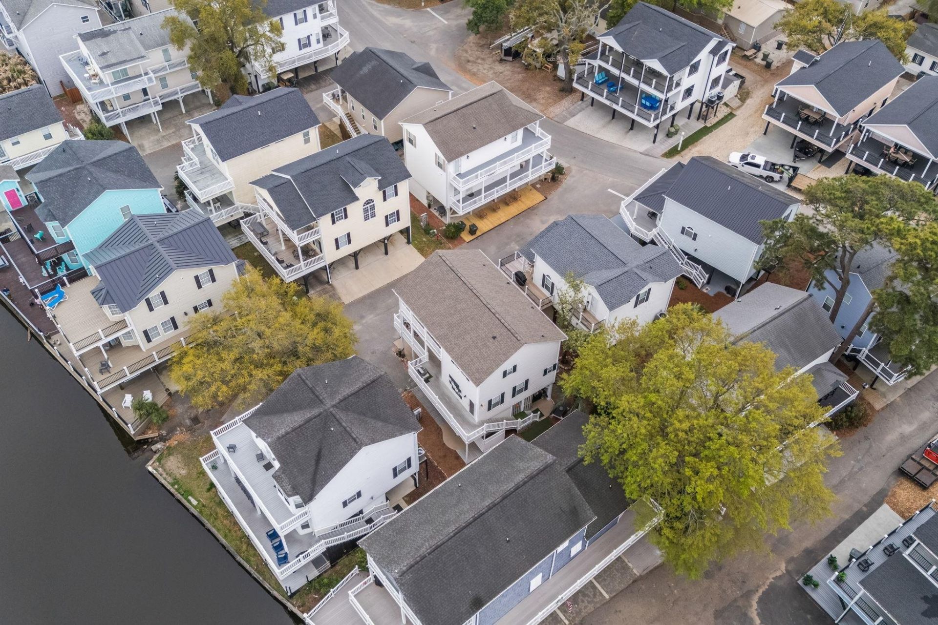 6001 - 305 S Kings Hwy. Photo 66