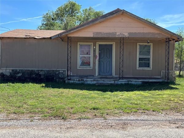 401 W Friendship Street, Mangum, OK 73554
