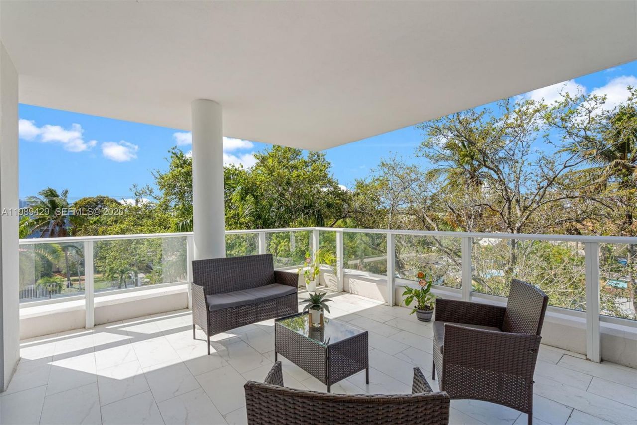 1850 Monroe Street , Unit 309, Hollywood, FL 33020 Photo