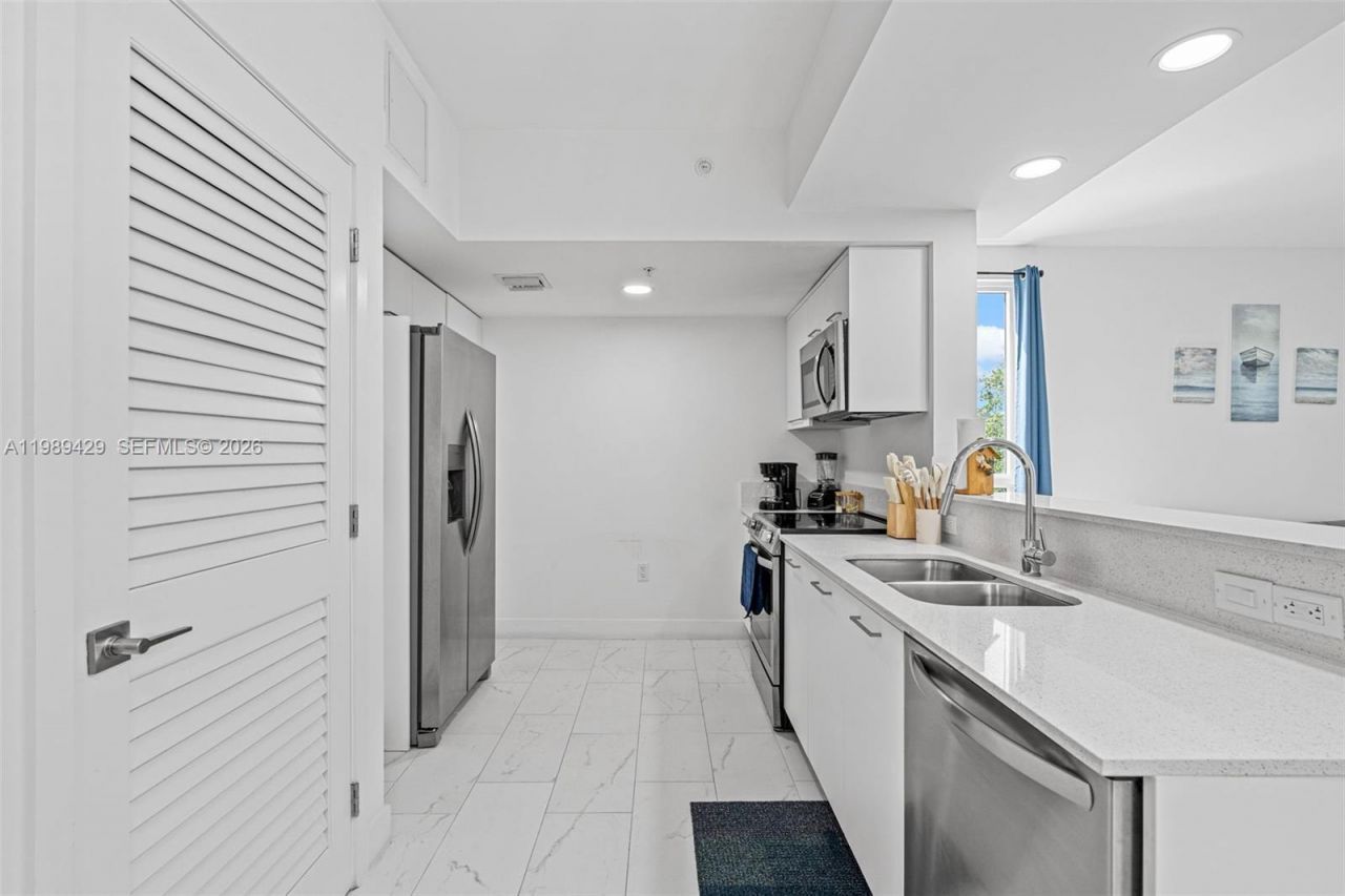 1850 Monroe Street , Unit 309, Hollywood, FL 33020 Photo