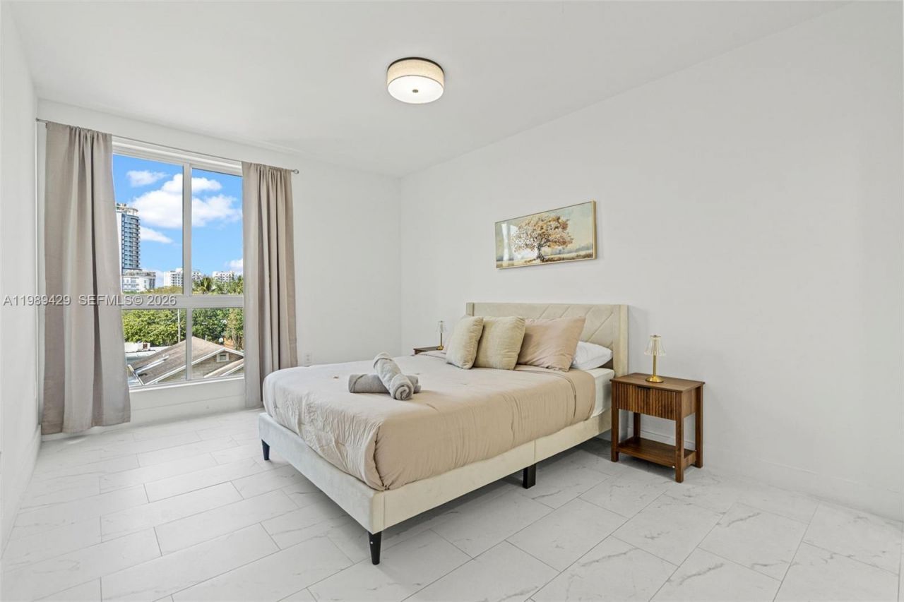 1850 Monroe Street , Unit 309, Hollywood, FL 33020 Photo