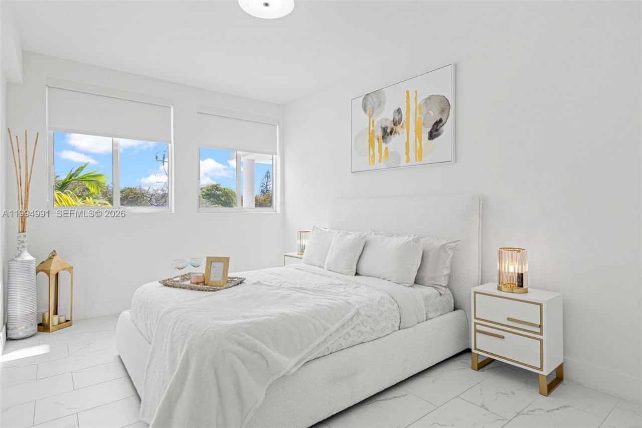 1850 Monroe St , Unit 205, Hollywood, FL 33020 Photo