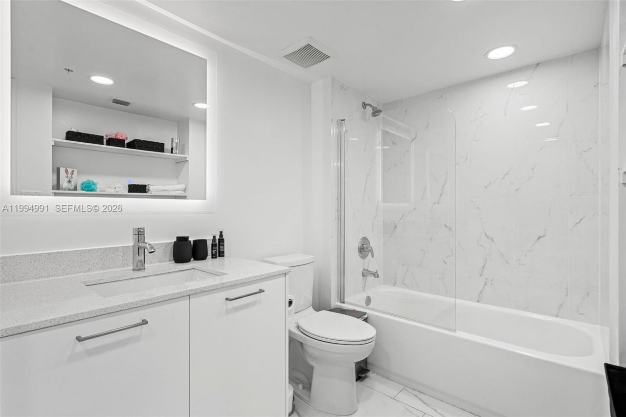 1850 Monroe St , Unit 205, Hollywood, FL 33020 Photo