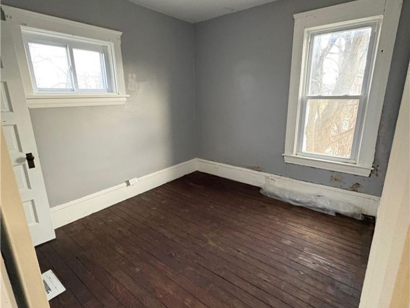 581 E 114th Street, Cleveland, OH 44108 Photo 10