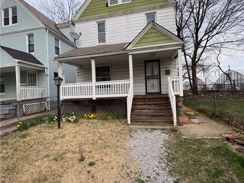 581 E 114th Street, Cleveland, OH 44108 Photo 2