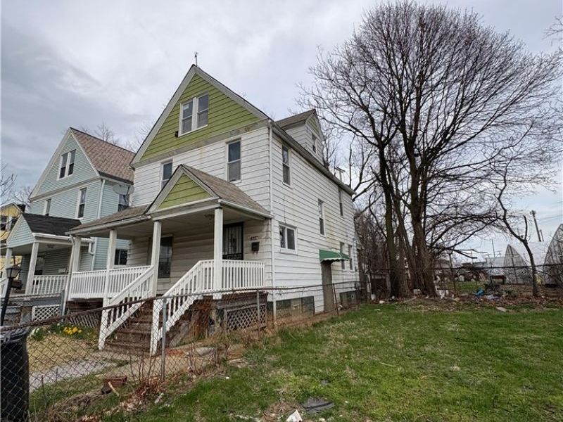 581 E 114th Street, Cleveland, OH 44108 Photo 3