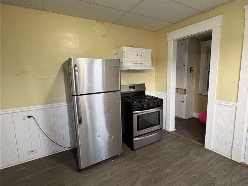 581 E 114th Street, Cleveland, OH 44108 Photo 9