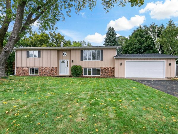 1933 Davis Court , Shakopee, MN 55379