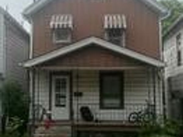 1130 Beechwood Ave, Farrell, PA 16121