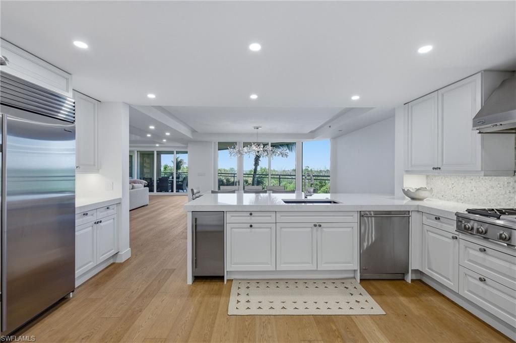 11125 Gulf Shore Dr, Unit 308, Naples, FL 34108 Photo