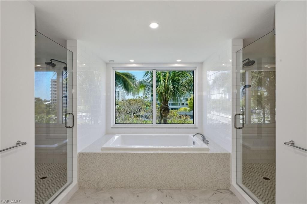 11125 Gulf Shore Dr, Unit 308, Naples, FL 34108 Photo