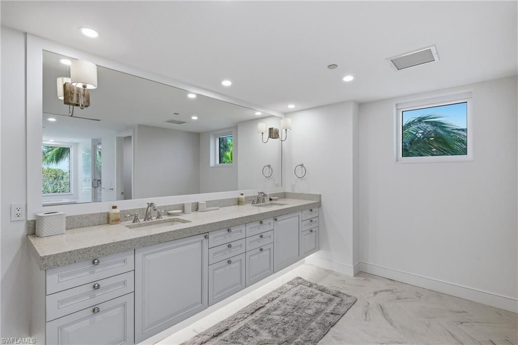11125 Gulf Shore Dr, Unit 308, Naples, FL 34108 Photo