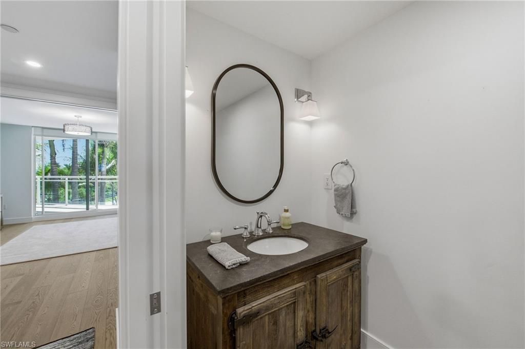 11125 Gulf Shore Dr, Unit 308, Naples, FL 34108 Photo