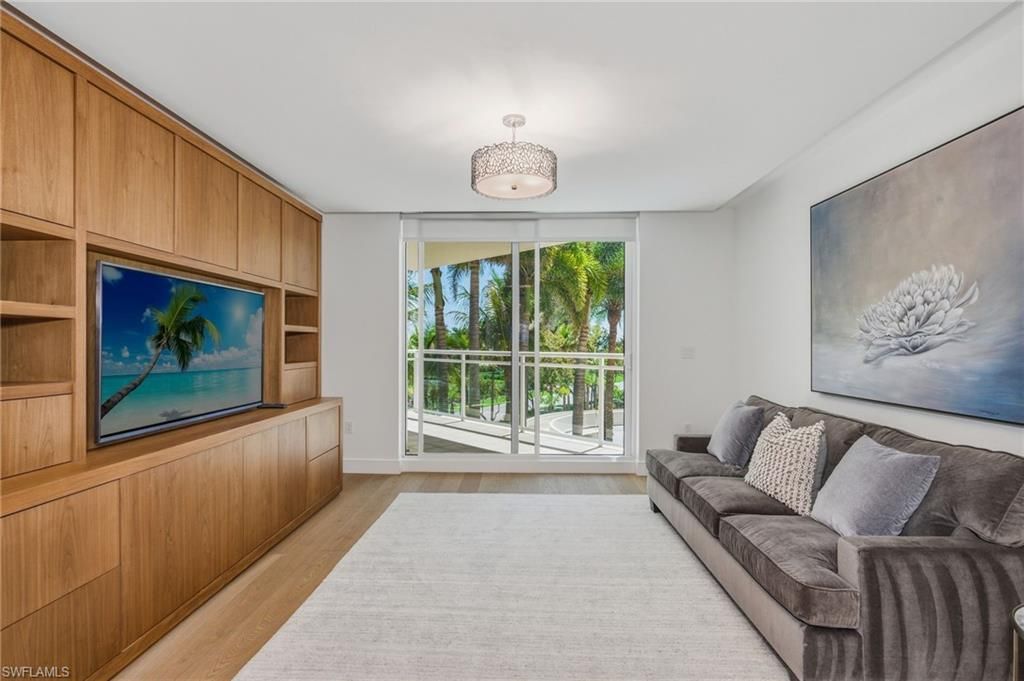 11125 Gulf Shore Dr, Unit 308, Naples, FL 34108 Photo