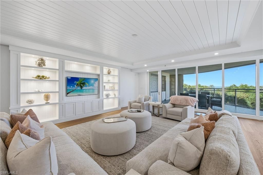 11125 Gulf Shore Dr, Unit 308, Naples, FL 34108 Photo