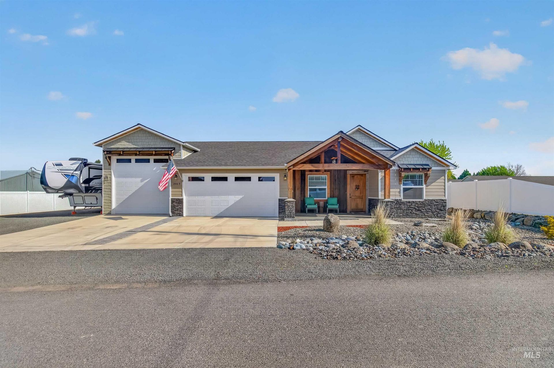 2013 Cedar Ave, Lewiston, ID 83501 Main Photo