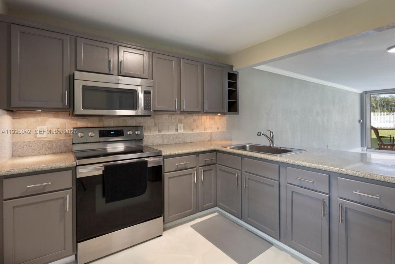 1351 NE 191 St, Unit E 106, Miami, FL 33179 Photo