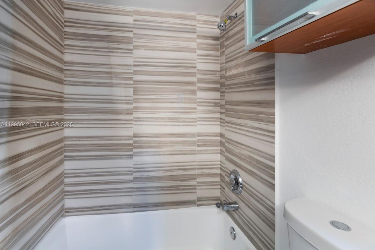 1351 NE 191 St, Unit E 106, Miami, FL 33179 Photo