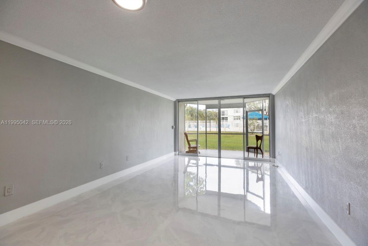 1351 NE 191 St, Unit E 106, Miami, FL 33179 Photo