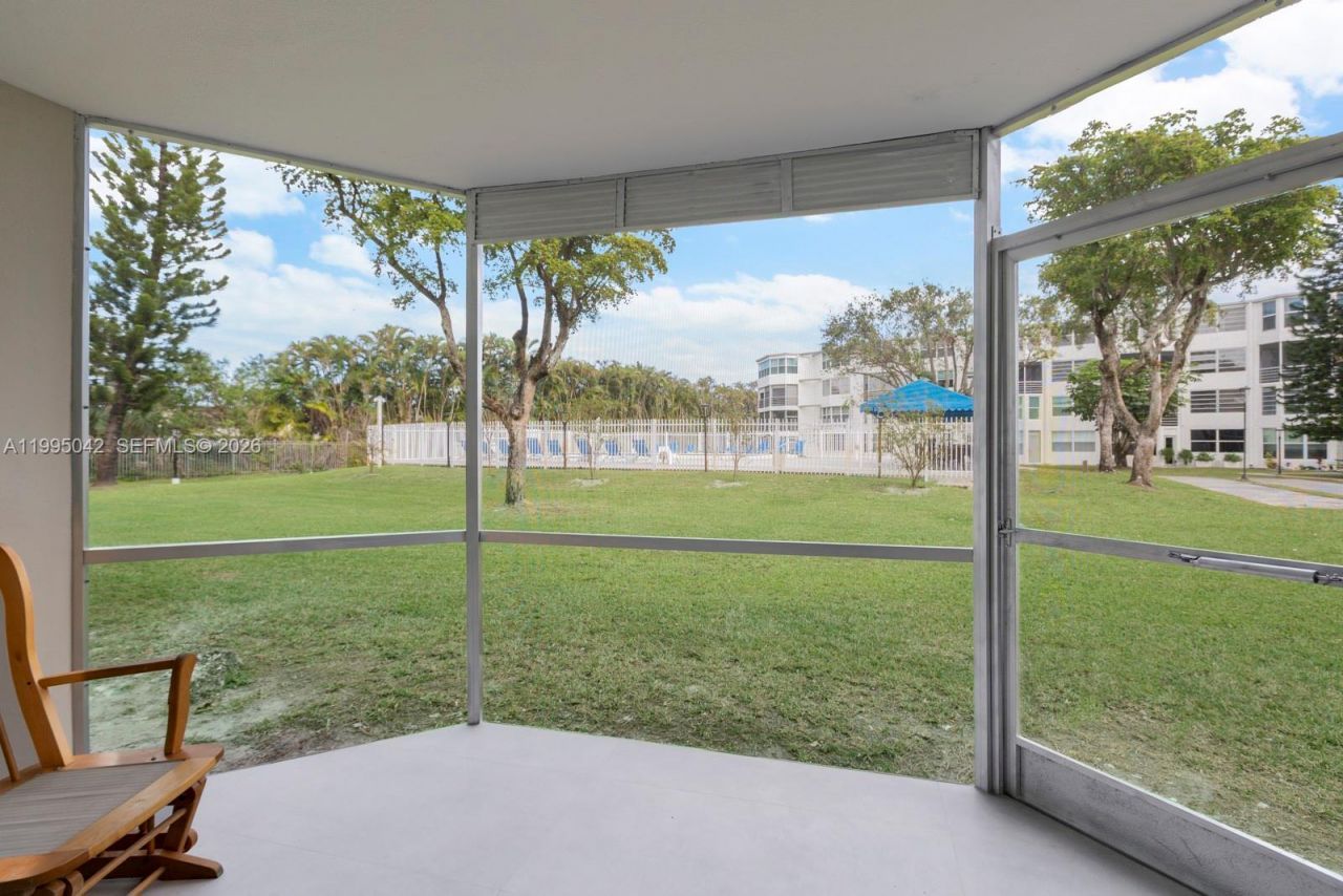 1351 NE 191 St, Unit E 106, Miami, FL 33179 Photo