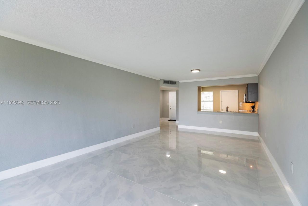 1351 NE 191 St, Unit E 106, Miami, FL 33179 Photo