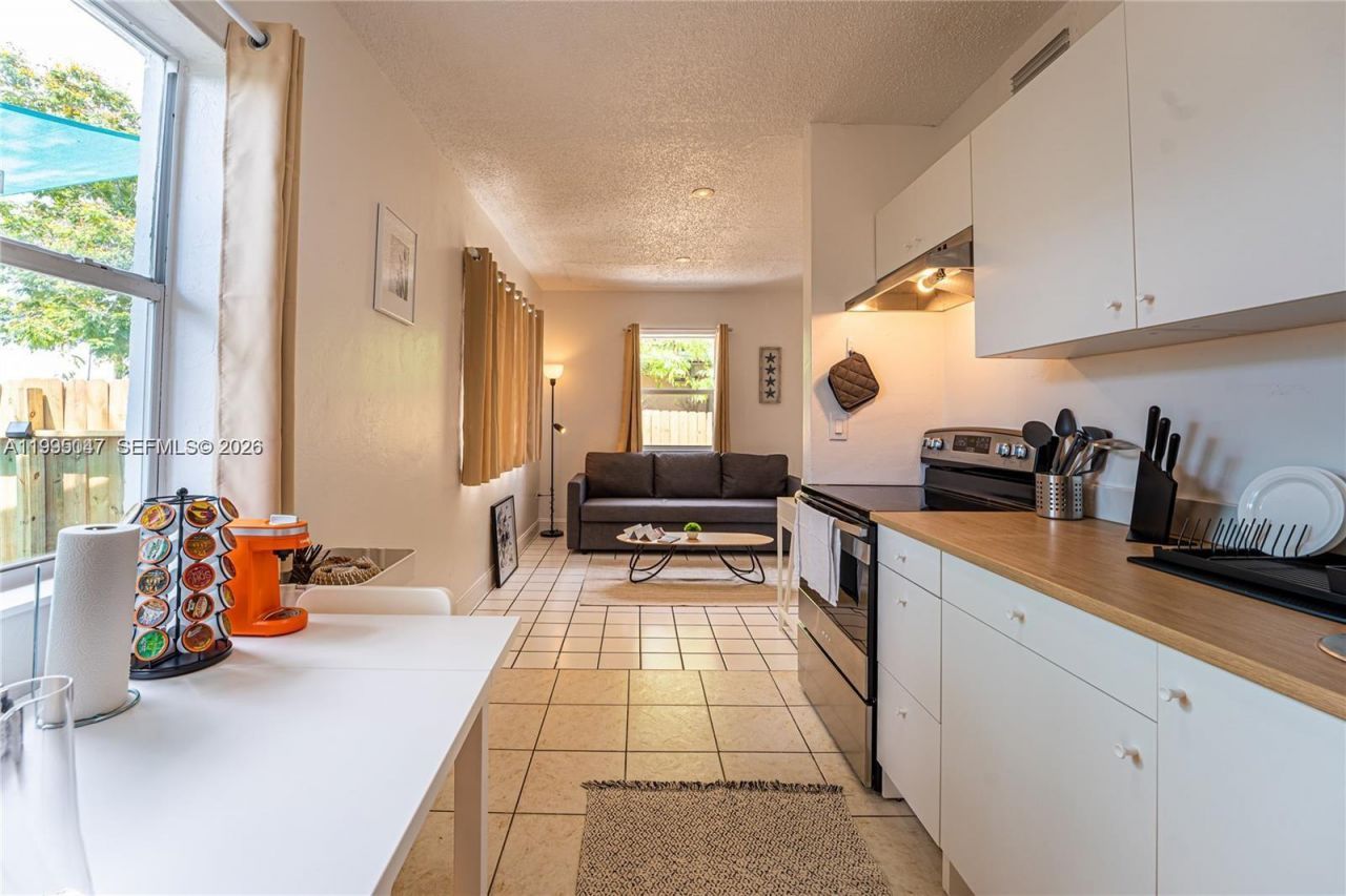 7031 NW 6th Ct , Miami, FL 33150 Photo