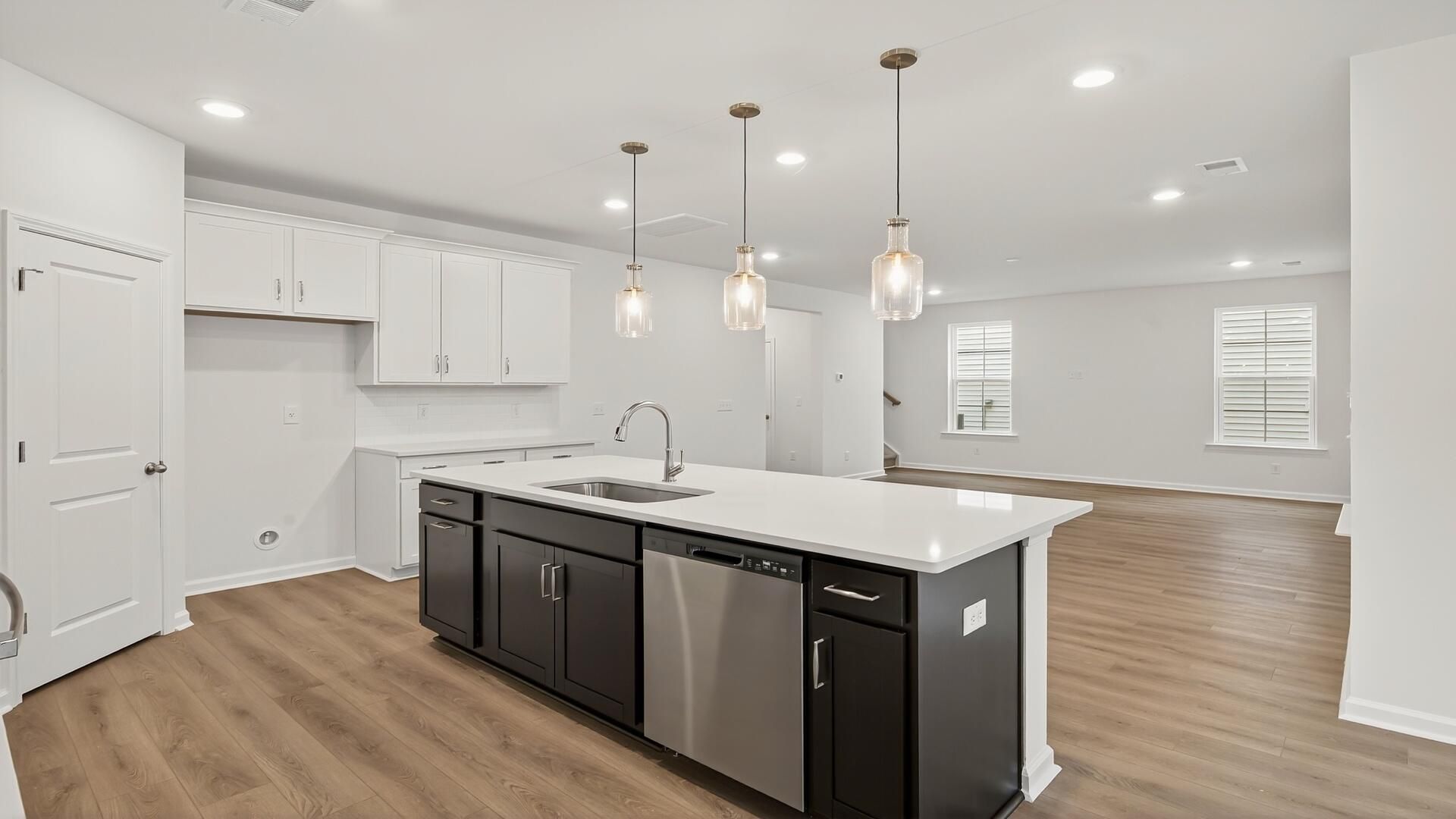 446 Cadbury Loop Photo 11