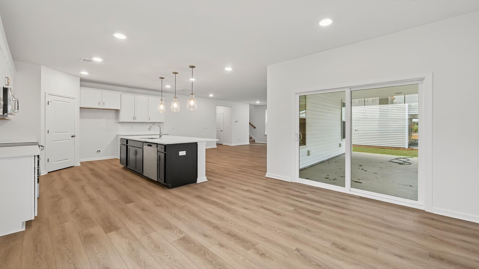 446 Cadbury Loop Photo 12